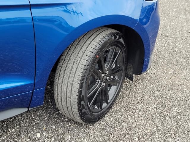 2024 Ford Edge ST photo 2