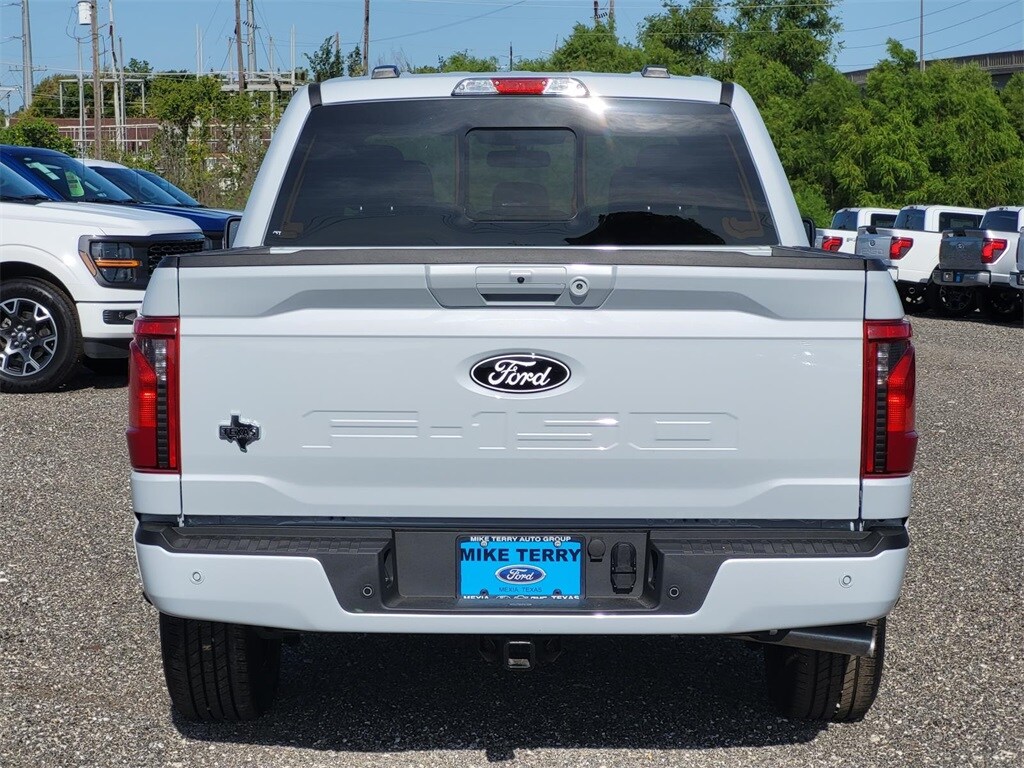 2025 Ford F-150 XLT photo 2
