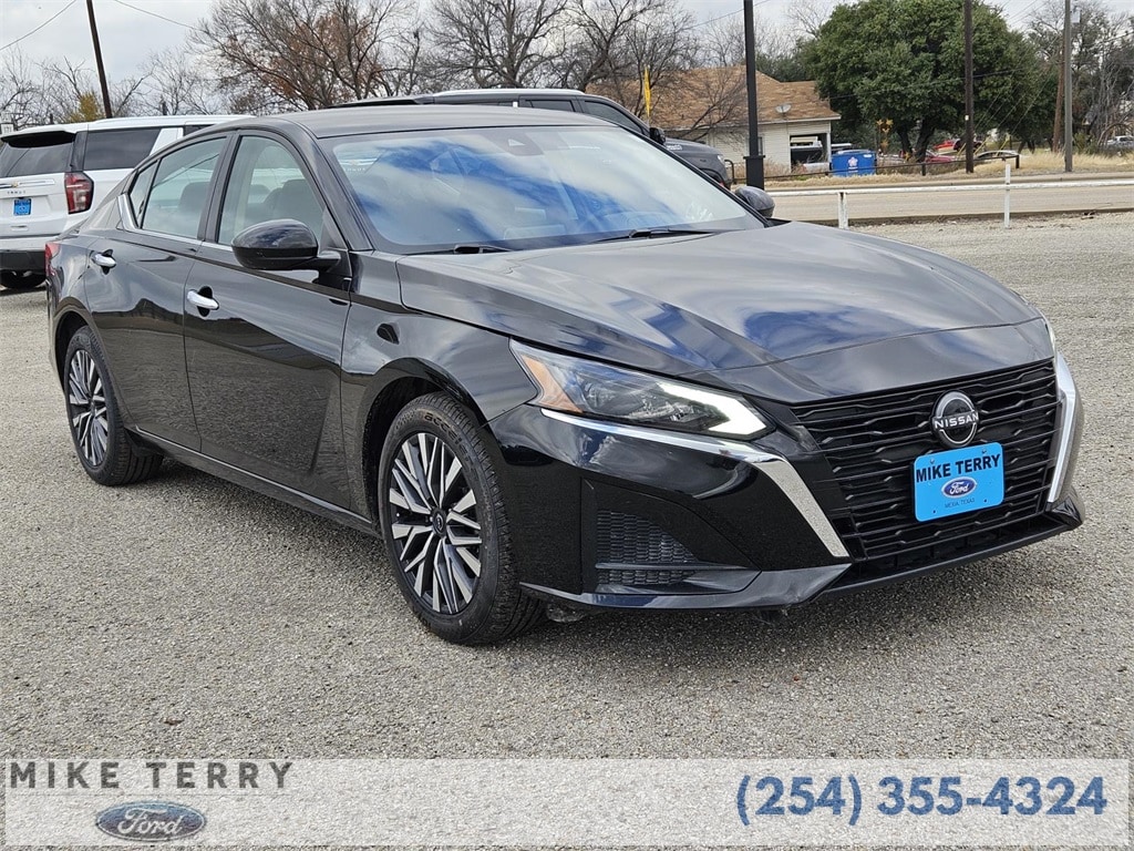 2023 Nissan Altima SV's photo