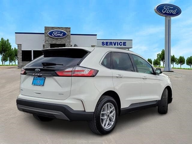 2024 Ford Edge SEL photo 3