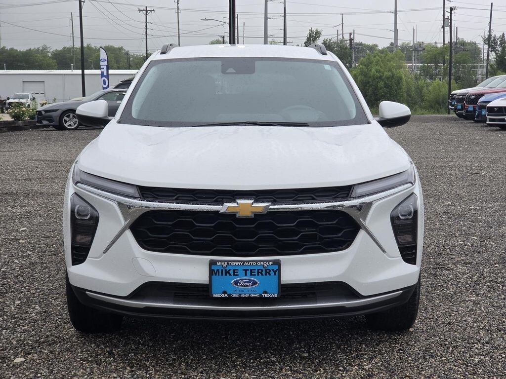 Used 2025 Chevrolet Trax LT SUV