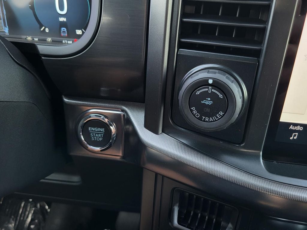 2025 Ford F-150 Lariat - Photo 10