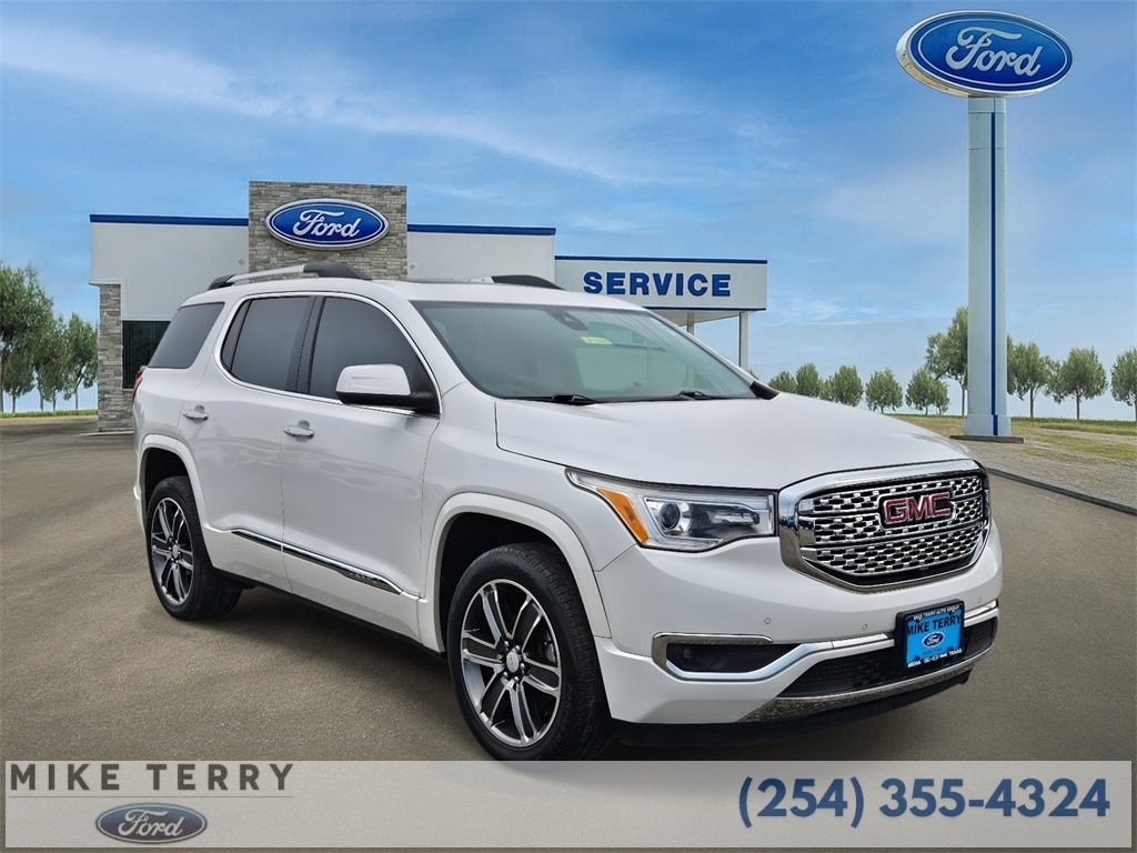 2019 GMC Acadia Denali's photo