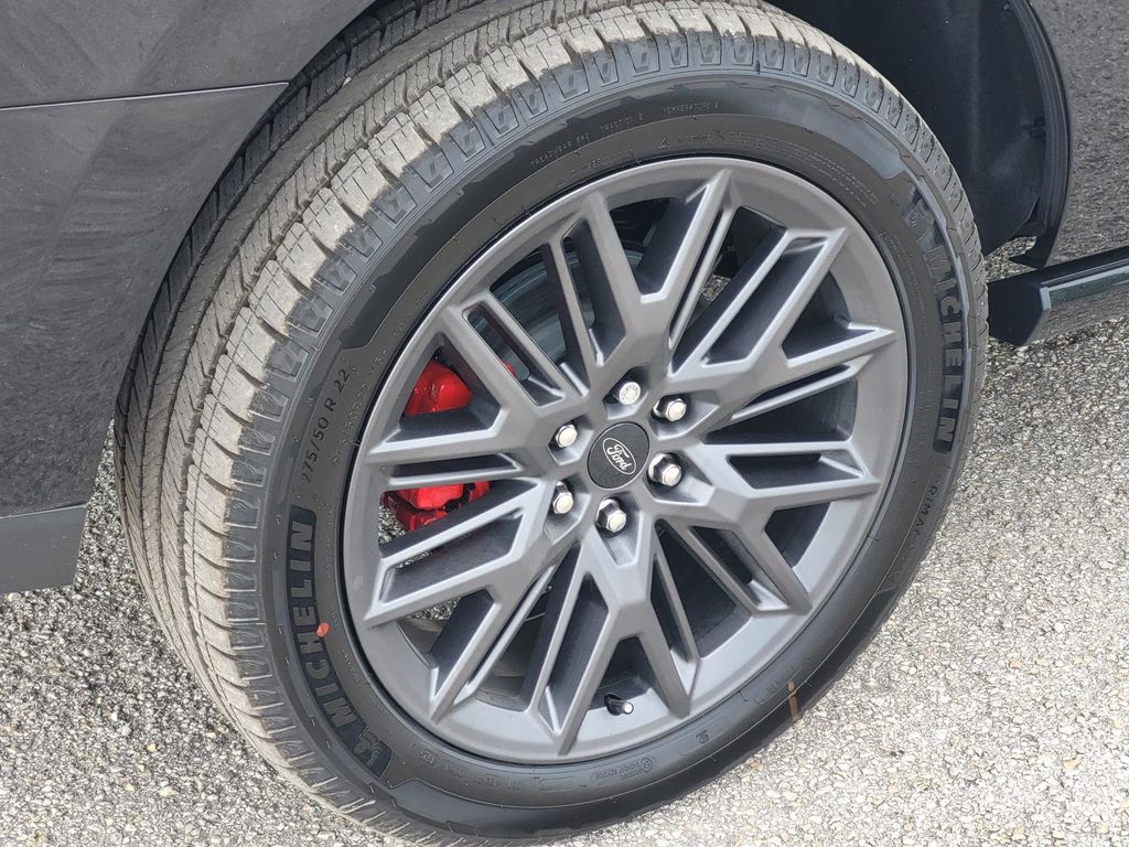 2025 Ford Expedition Platinum - Photo 5
