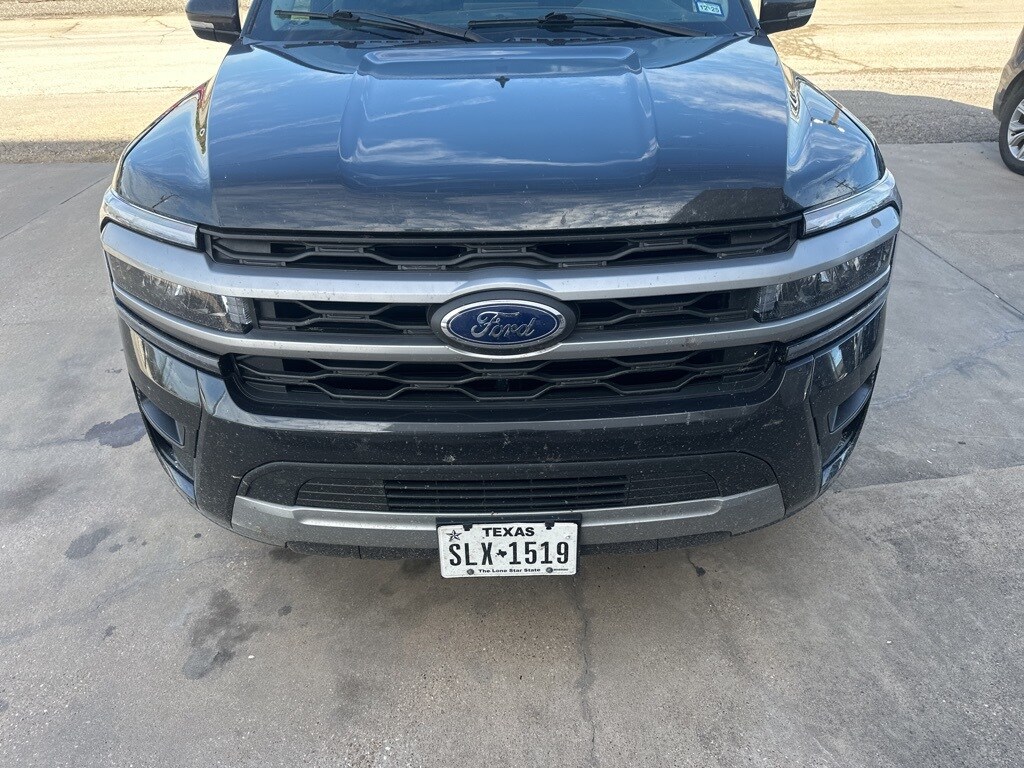 2022 Ford Expedition XLT photo 3