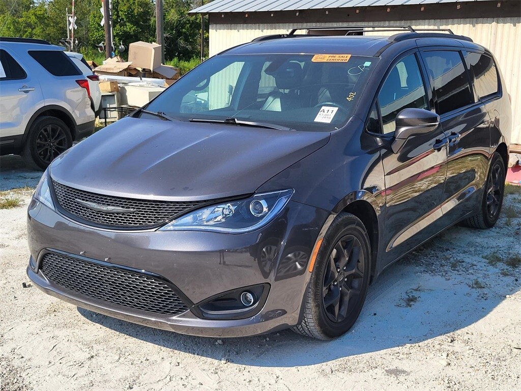 2018 Chrysler Pacifica Limited photo 3