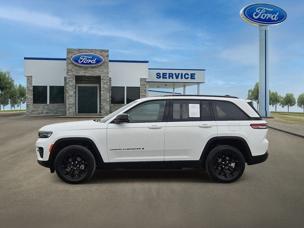 Used 2024 Jeep Grand Cherokee Altitude SUV