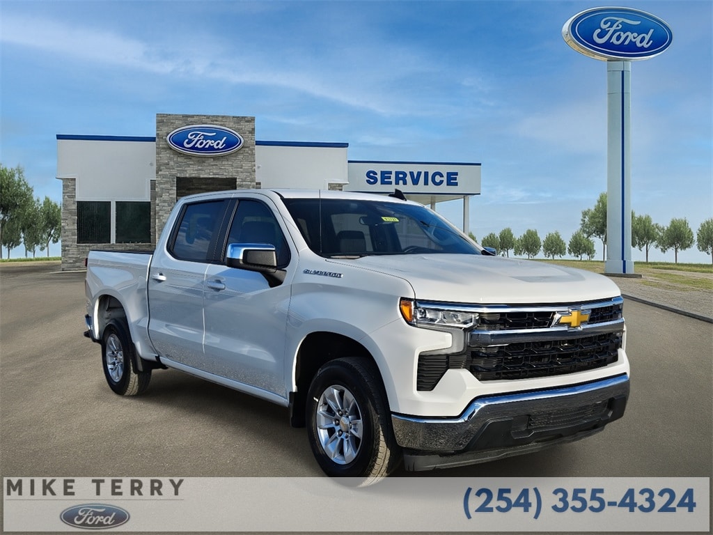 2025 Chevrolet Silverado 1500 LT's photo