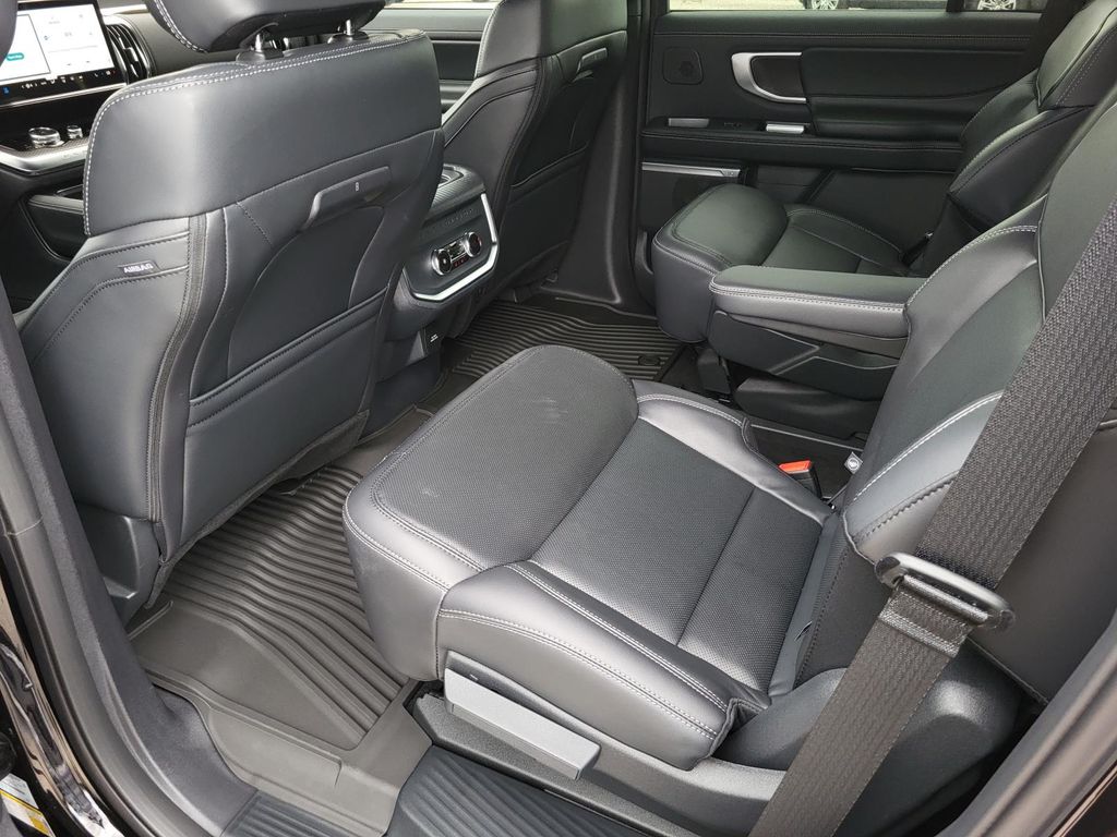 2025 Ford Expedition Platinum - Photo 10