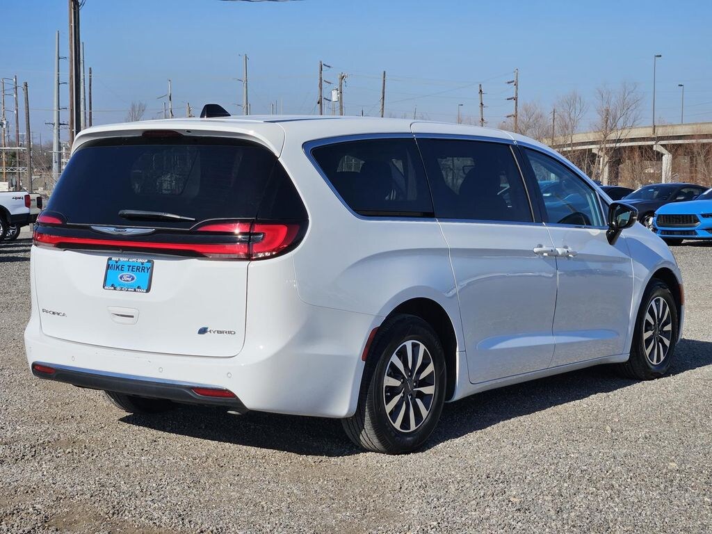 Used 2024 Chrysler Pacifica Hybrid Select Minivan/Van