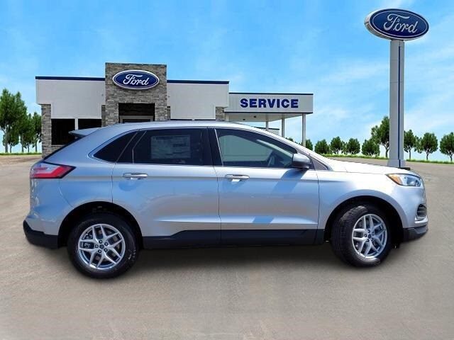 2024 Ford Edge SEL photo 2