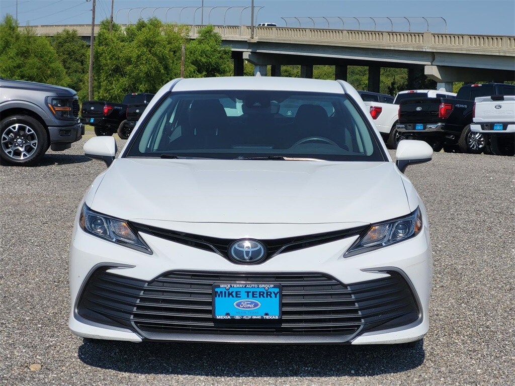 2023 Toyota Camry LE photo 2