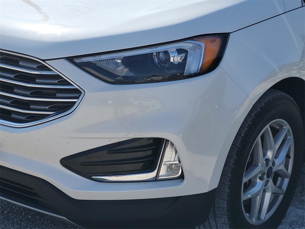 2022 Ford Edge SEL photo 4