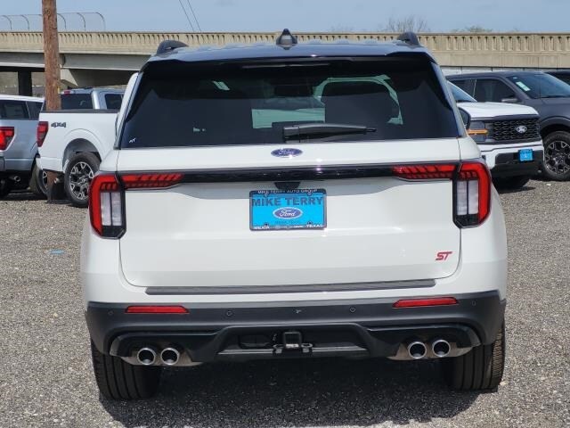 2025 Ford Explorer ST photo 2