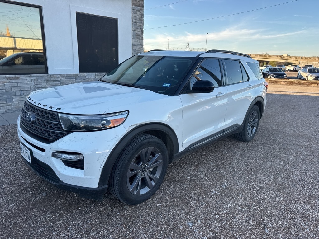 2022 Ford Explorer XLT's photo
