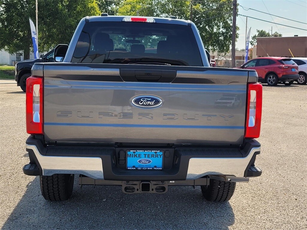 2025 Ford F-250 photo 4