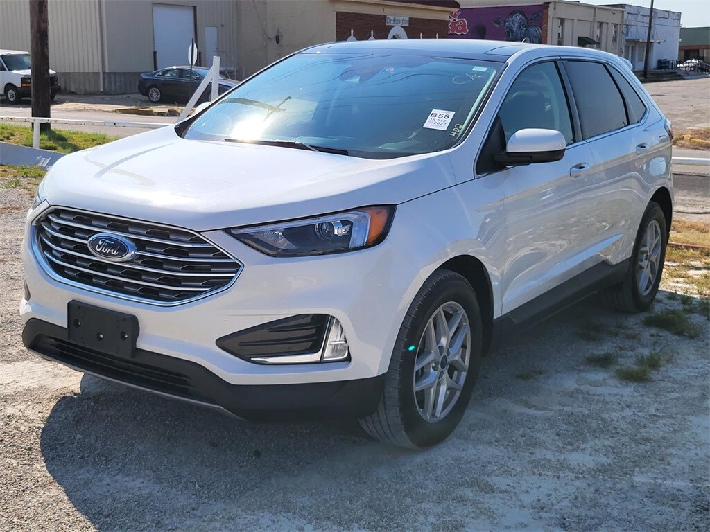 2022 Ford Edge SEL photo 3