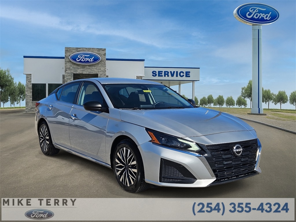 2024 Nissan Altima SV's photo