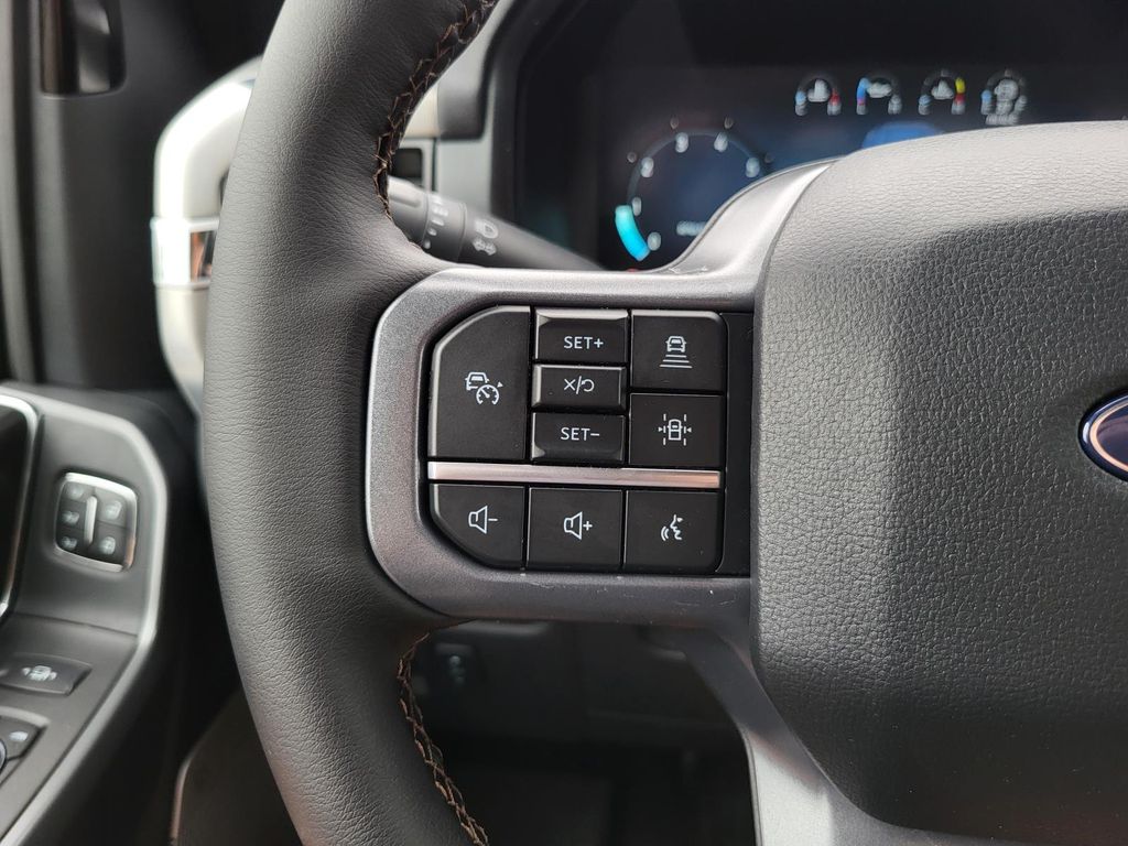 2025 Ford F-150 Lariat - Photo 9