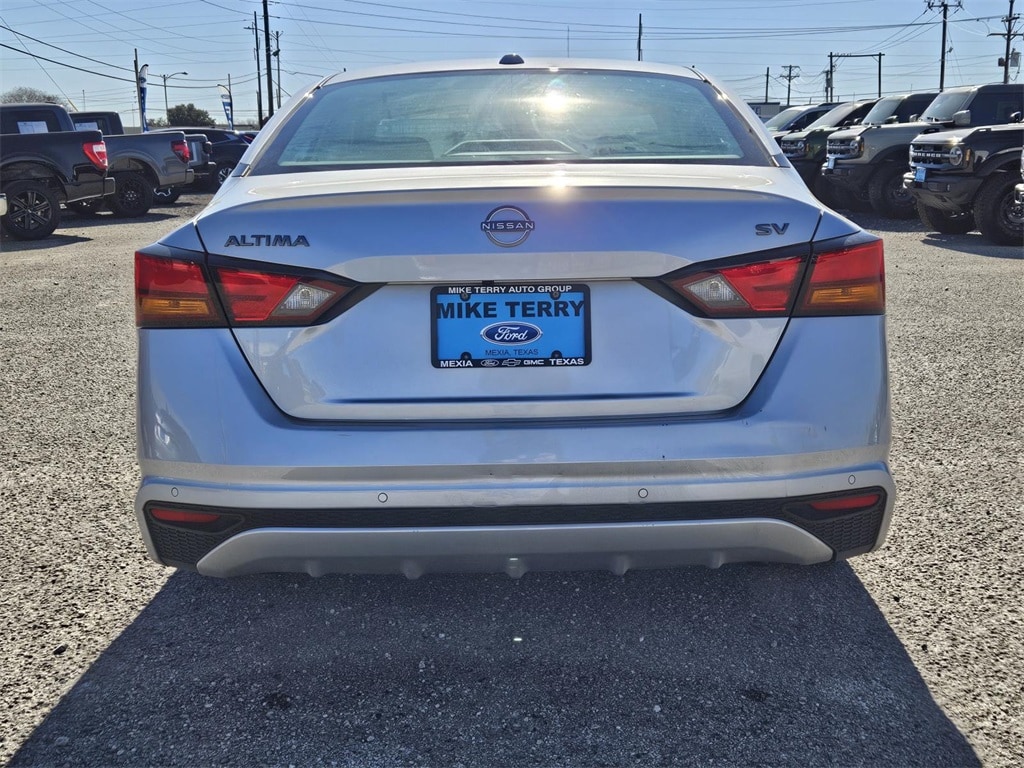 Used 2024 Nissan Altima 2.5 SV Sedan