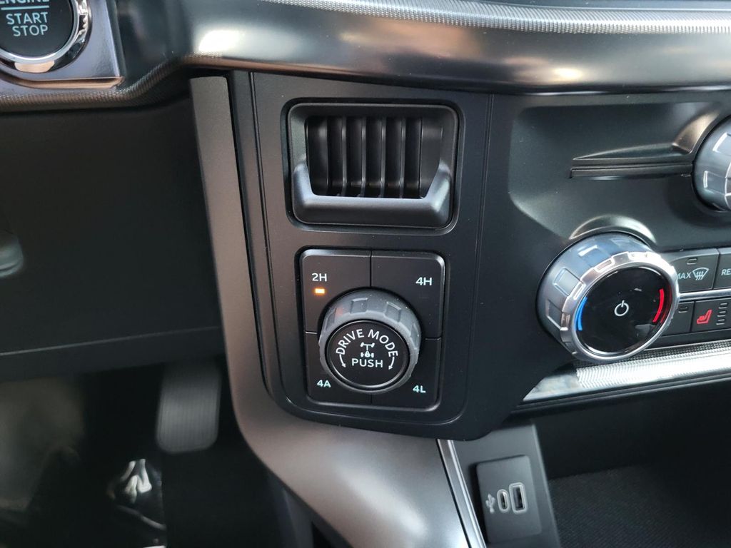 2025 Ford F-150 Lariat - Photo 13