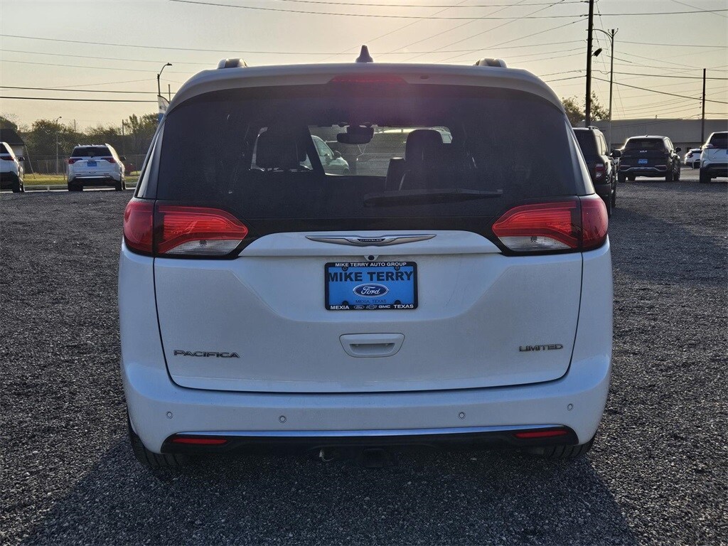 2020 Chrysler Pacifica Limited photo 4