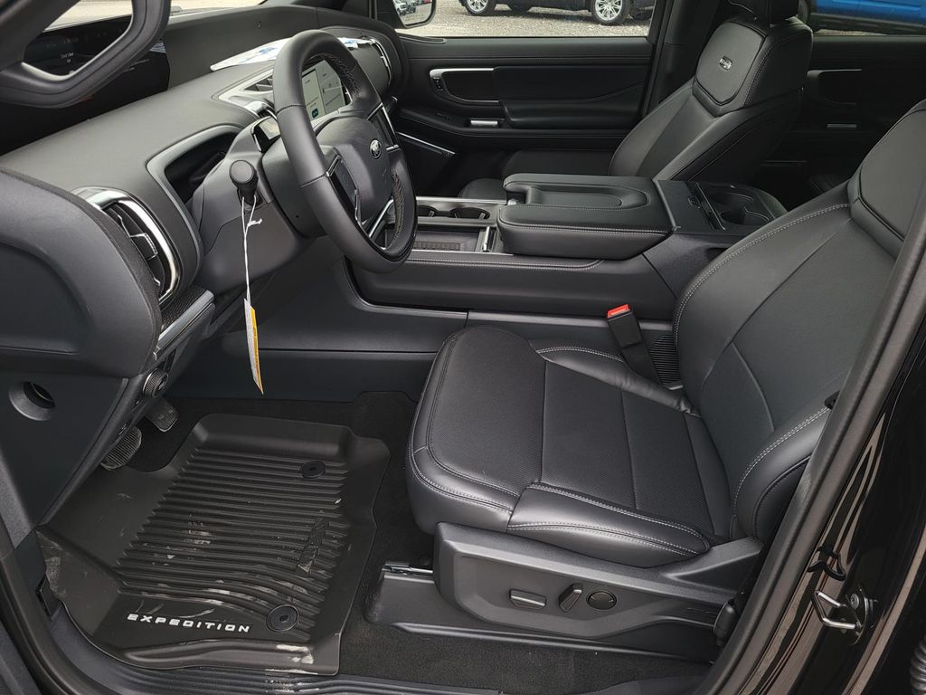 2025 Ford Expedition Platinum - Photo 8