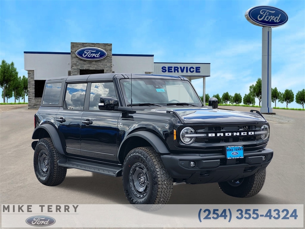 2025 Ford Bronco 4-Door Outer Banks's photo