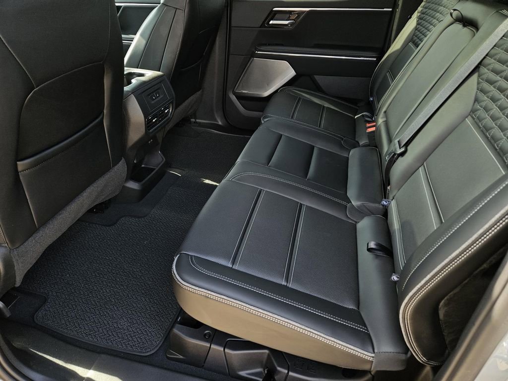 2025 GMC Sierra EV Denali - Photo 12
