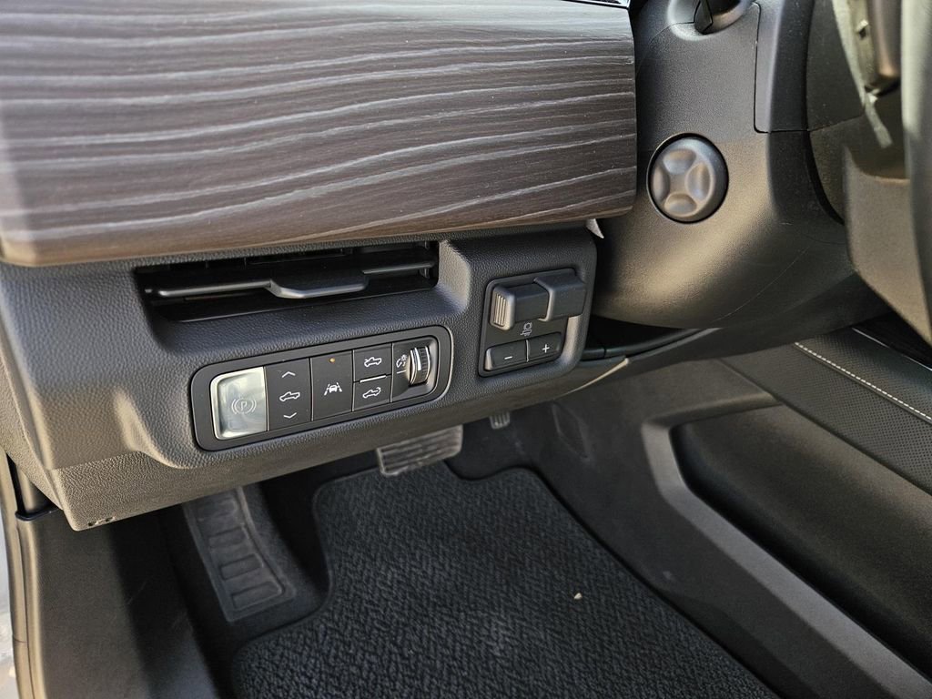 2025 GMC Sierra EV Denali - Photo 18