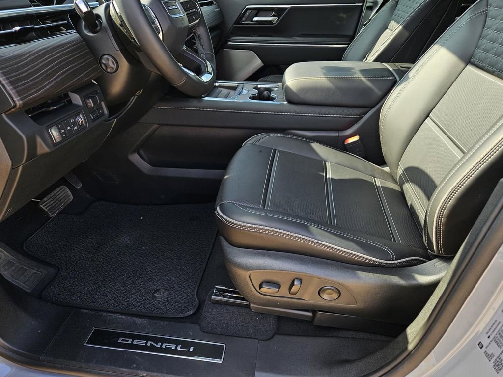2025 GMC Sierra EV Denali - Photo 17