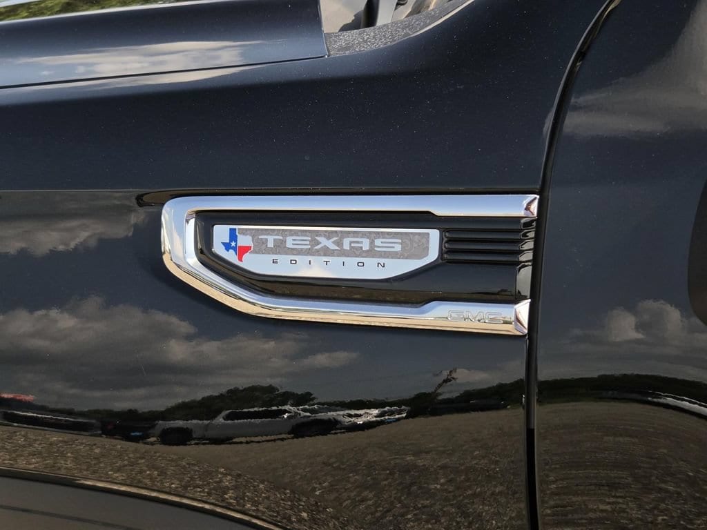 2026 GMC Sierra 1500 SLT - Photo 8