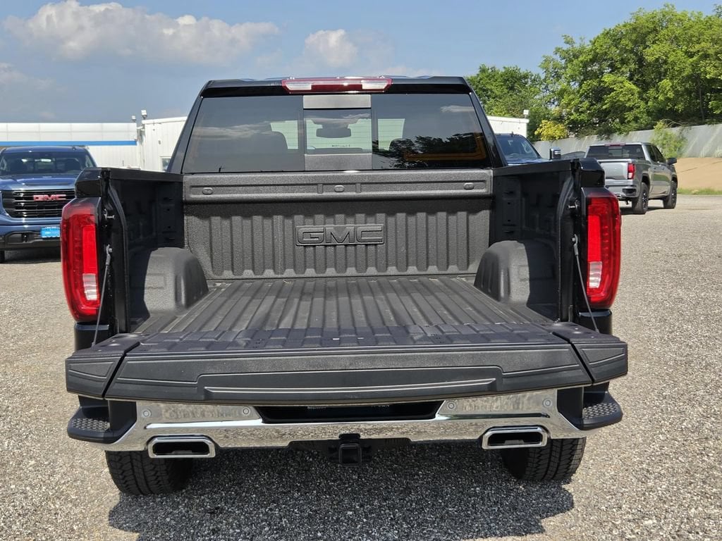 2026 GMC Sierra 1500 SLT - Photo 10