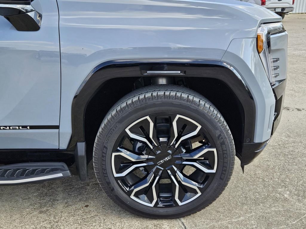 2025 GMC Sierra EV Denali - Photo 7