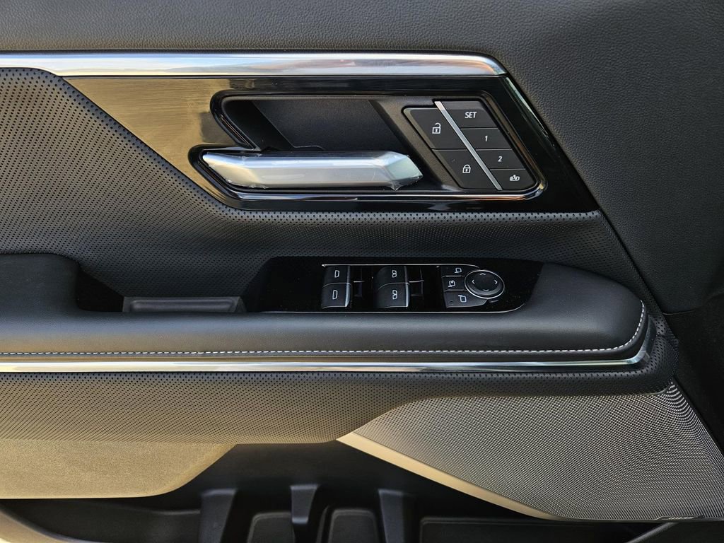 2025 GMC Sierra EV Denali - Photo 16