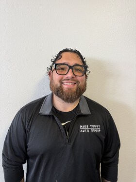 Staff member Ruben Everett from ID_9920d3