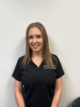 Staff member Candice Shea from ID_8e346f