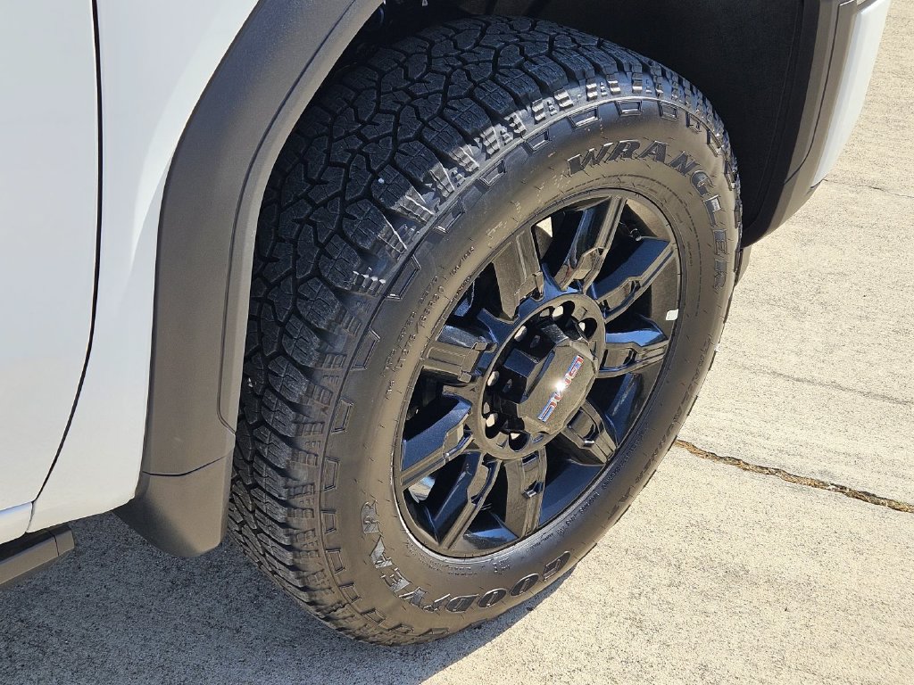 2026 GMC Sierra 2500HD AT4 - Photo 9