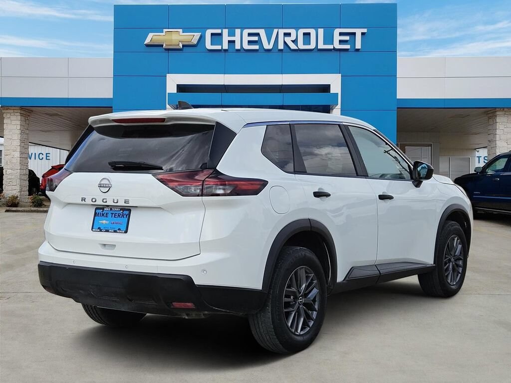 Used 2024 Nissan Rogue S FWD SUV