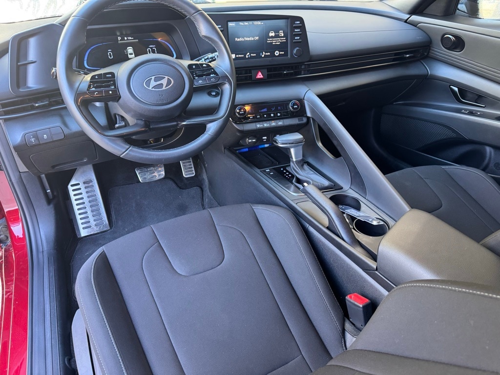 Used 2025 Hyundai Elantra SEL Sport Sedan