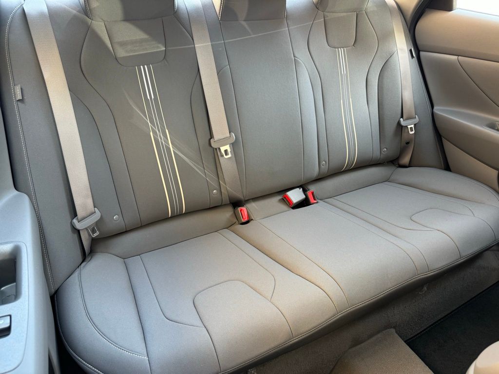 2025 Hyundai Elantra SEL - Photo 16