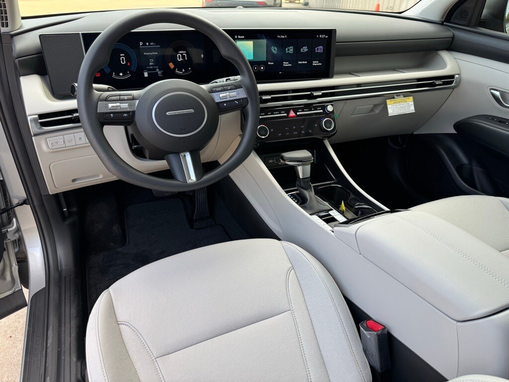 2026 Hyundai Tucson SEL photo 2