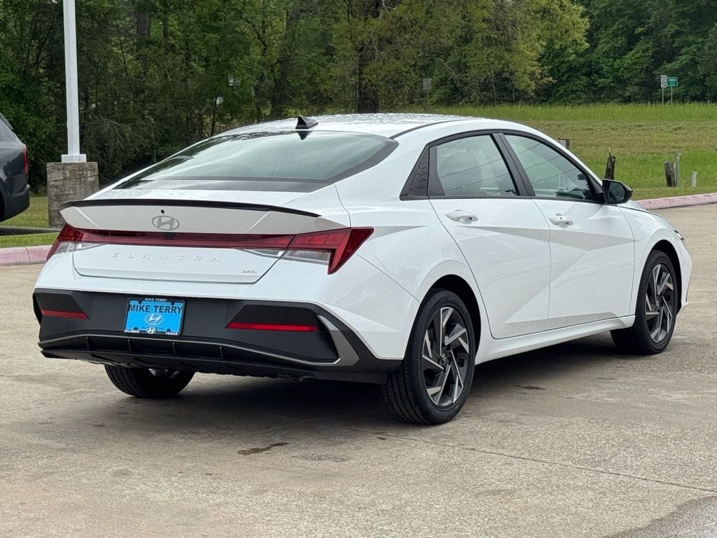 2025 Hyundai Elantra Blue - Photo 12