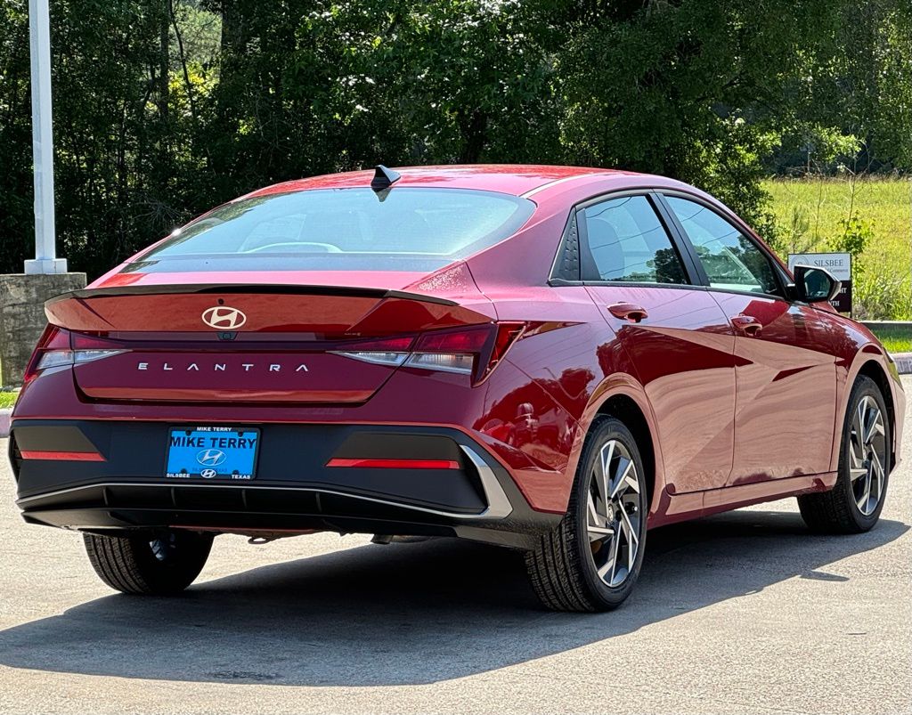2025 Hyundai Elantra SEL - Photo 10