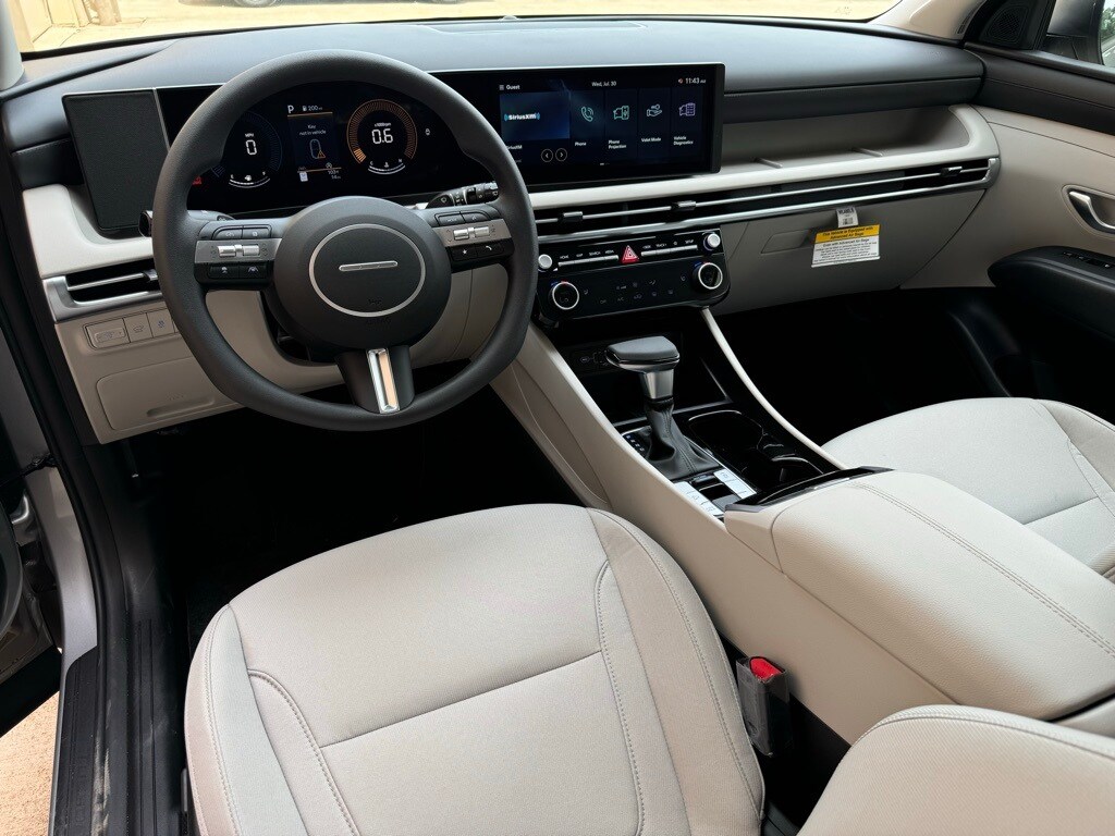 2025 Hyundai Tucson SEL photo 2