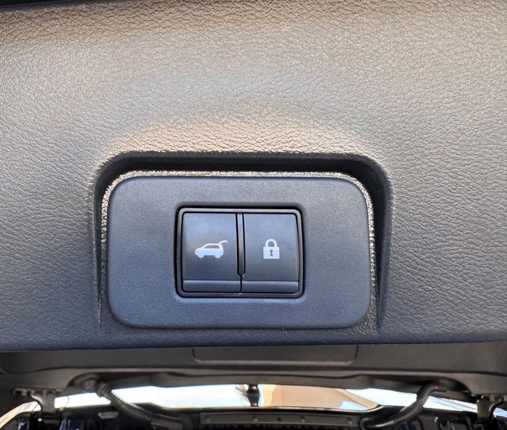 2024 Nissan Rogue SV - Photo 15