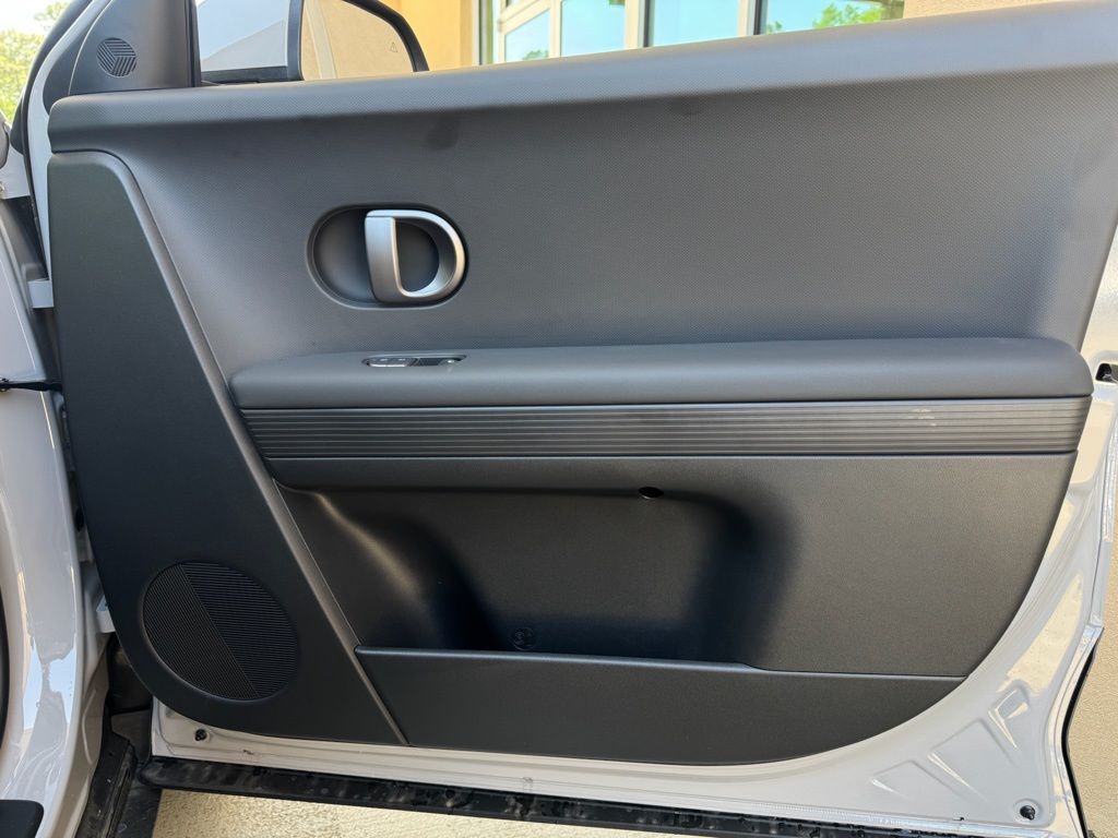 2025 Hyundai IONIQ 5 SEL - Photo 21