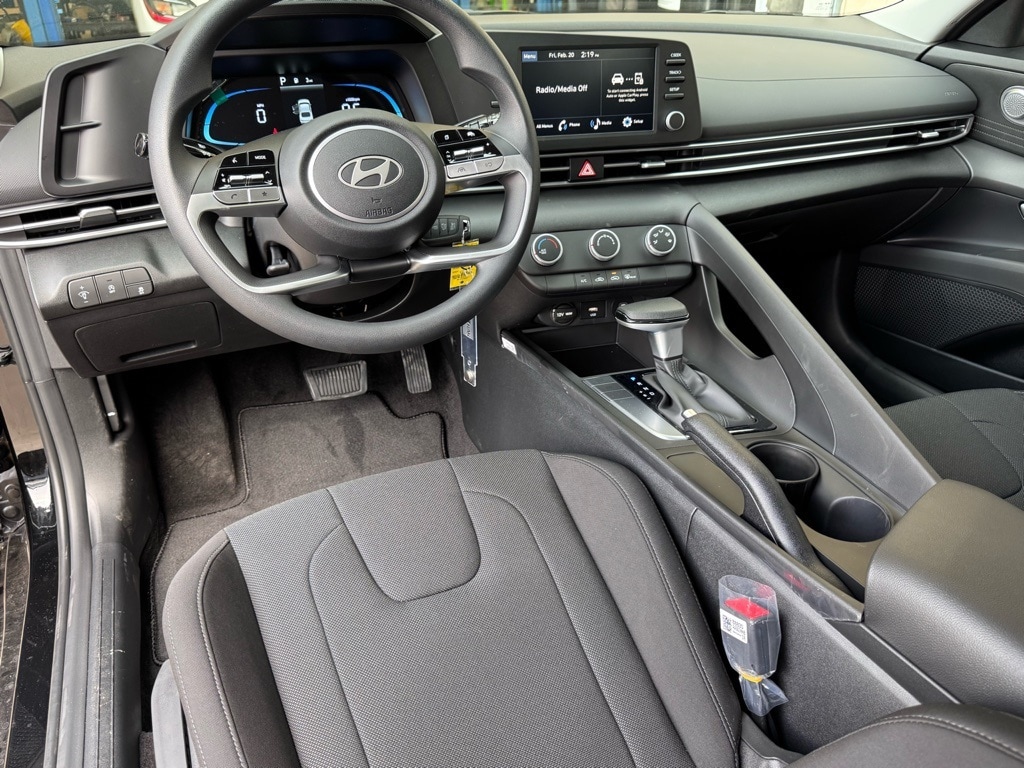 New 2026 Hyundai Elantra SE Sedan