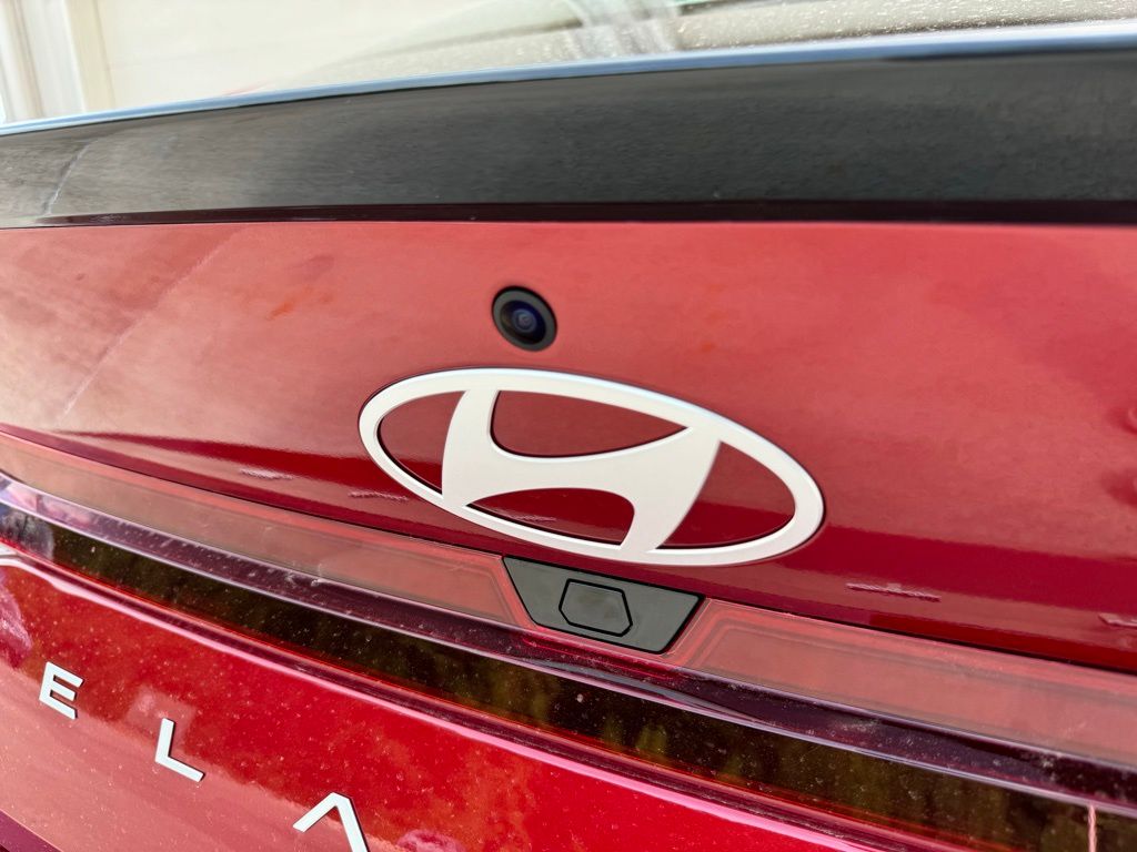 2025 Hyundai Elantra SEL - Photo 13
