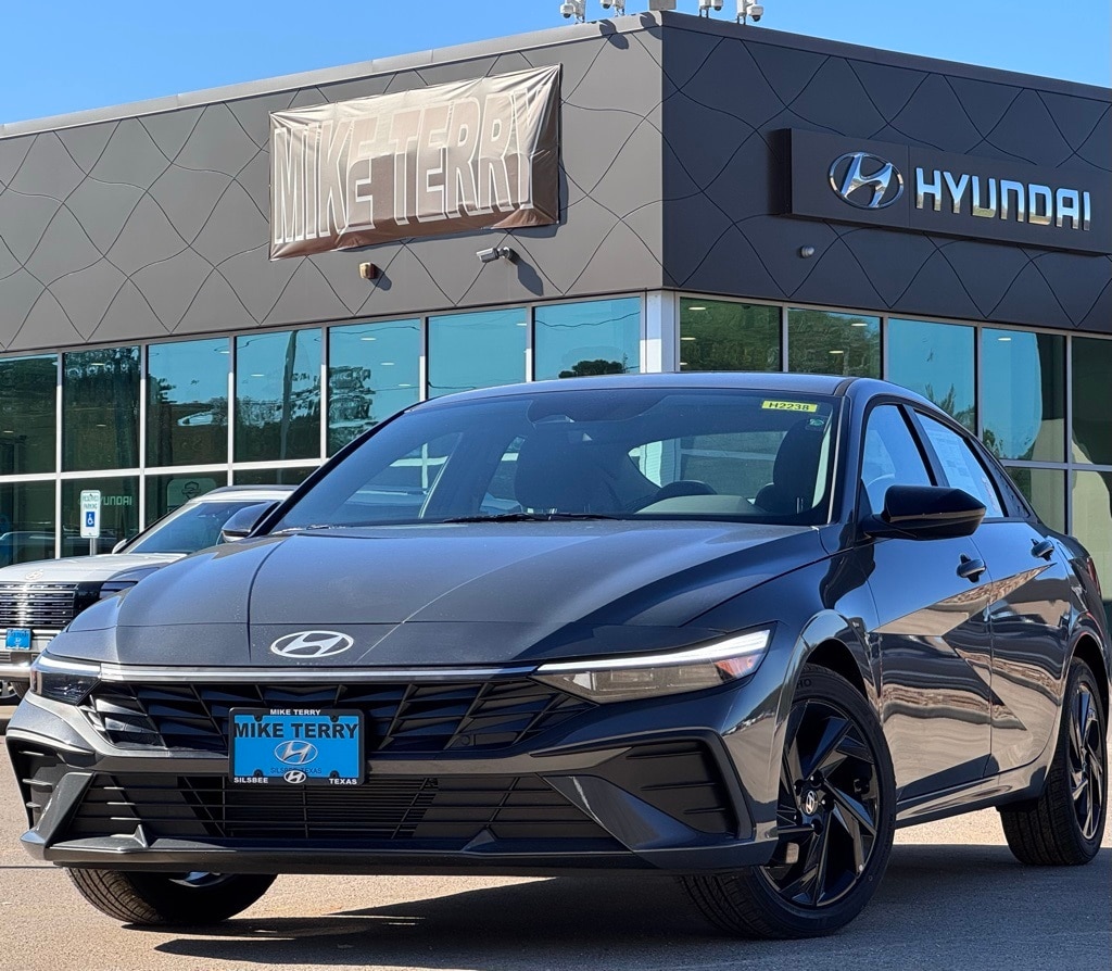 2026 Hyundai Elantra SEL's photo